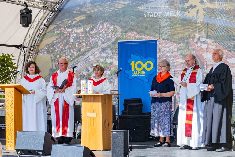 Fotos vom ökumenischen Gottesdienst zu 100 Jahren NÖ
